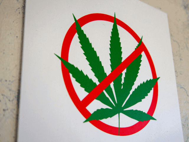 panneau cannabis interdit